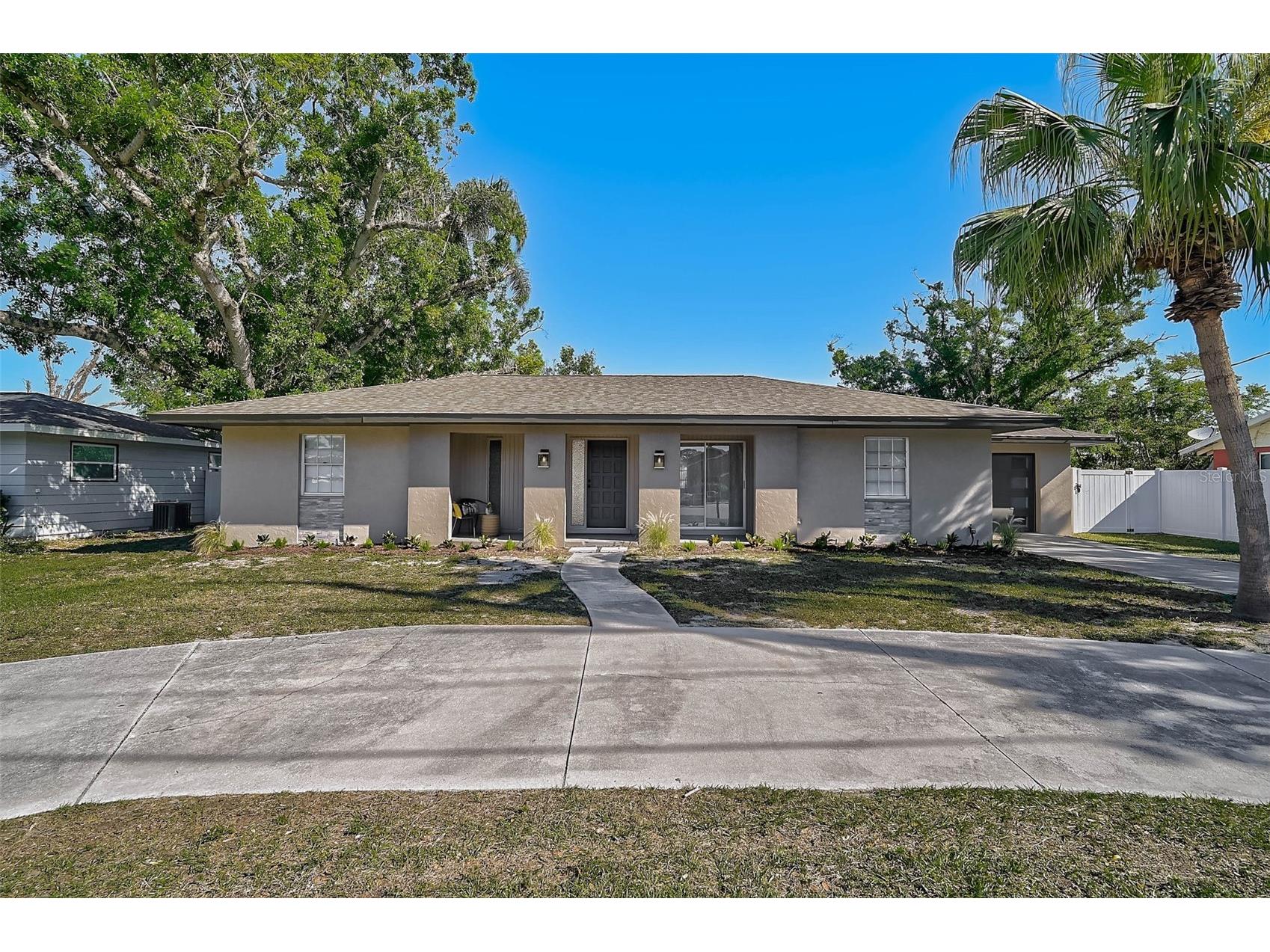 5445 Bahia Vista Street Sarasota FL 34232 A4637291 image1