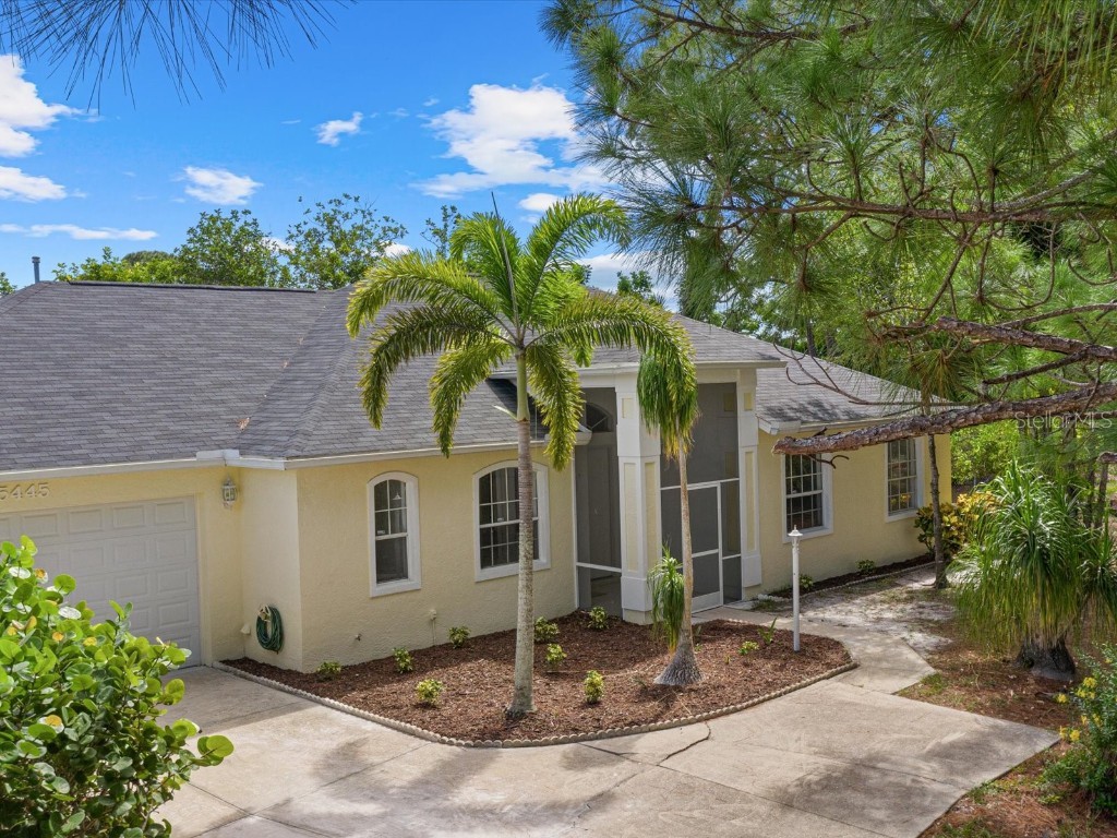 5445 Matthew Court Sarasota FL 34231 A4585386 image1