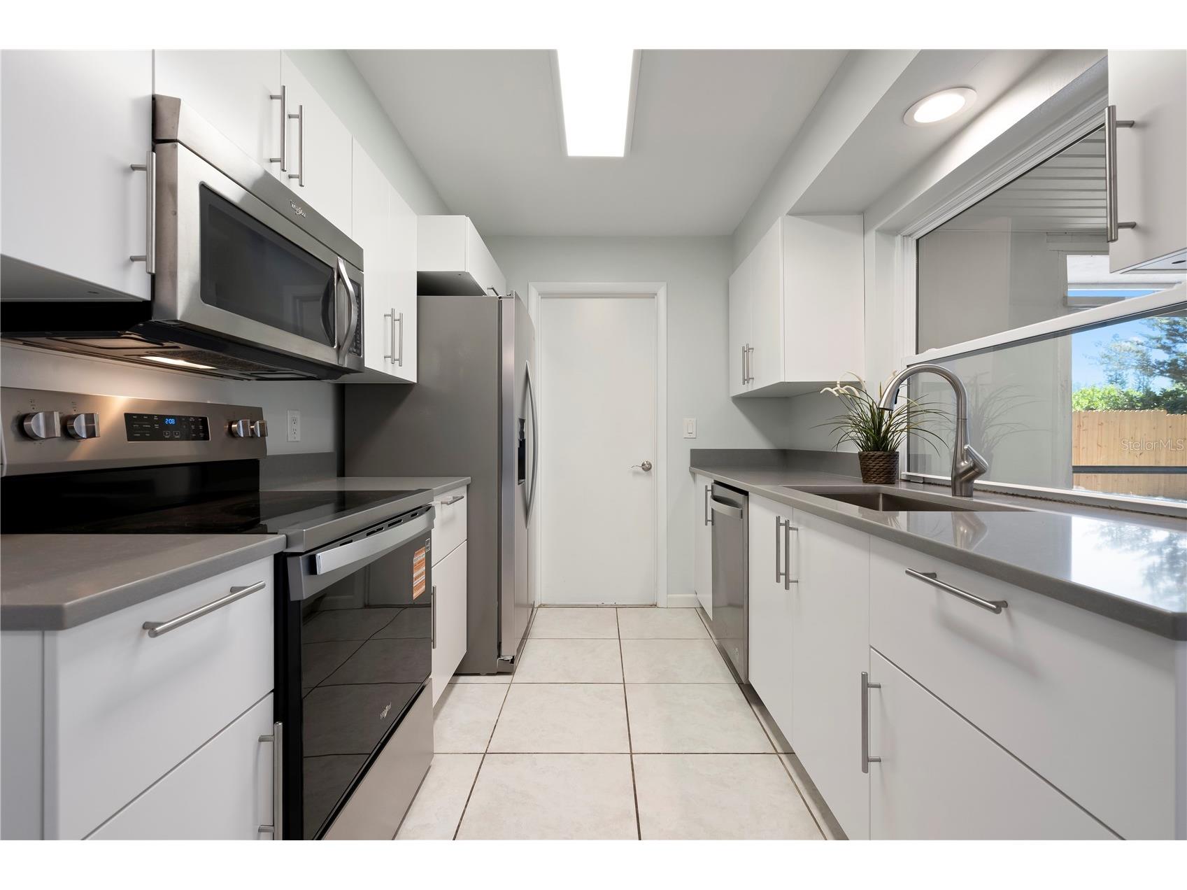 5446 Foxwood Drive Sarasota FL 34232 A4692962 image7