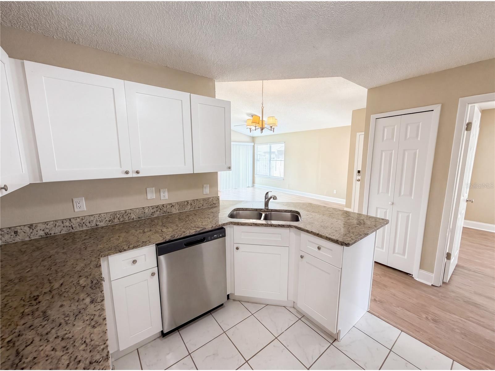 5447 Blueberry Drive Orlando FL 32811 O6407649 image2