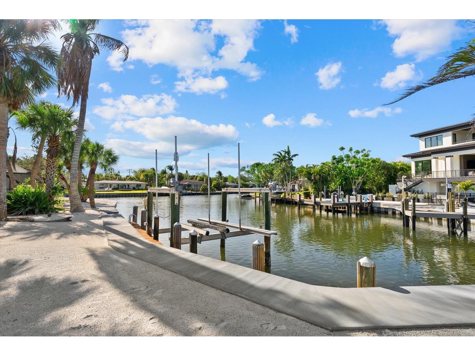 5448 Azure Way Sarasota FL 34242 - SIESTA GRAND CANAL A4688348 image7