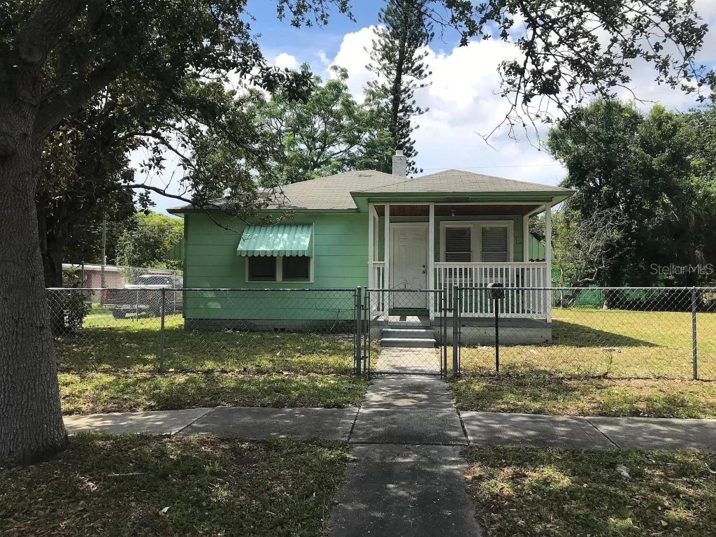 545 15th Avenue S Saint Petersburg FL 33701 TB8436090 image1