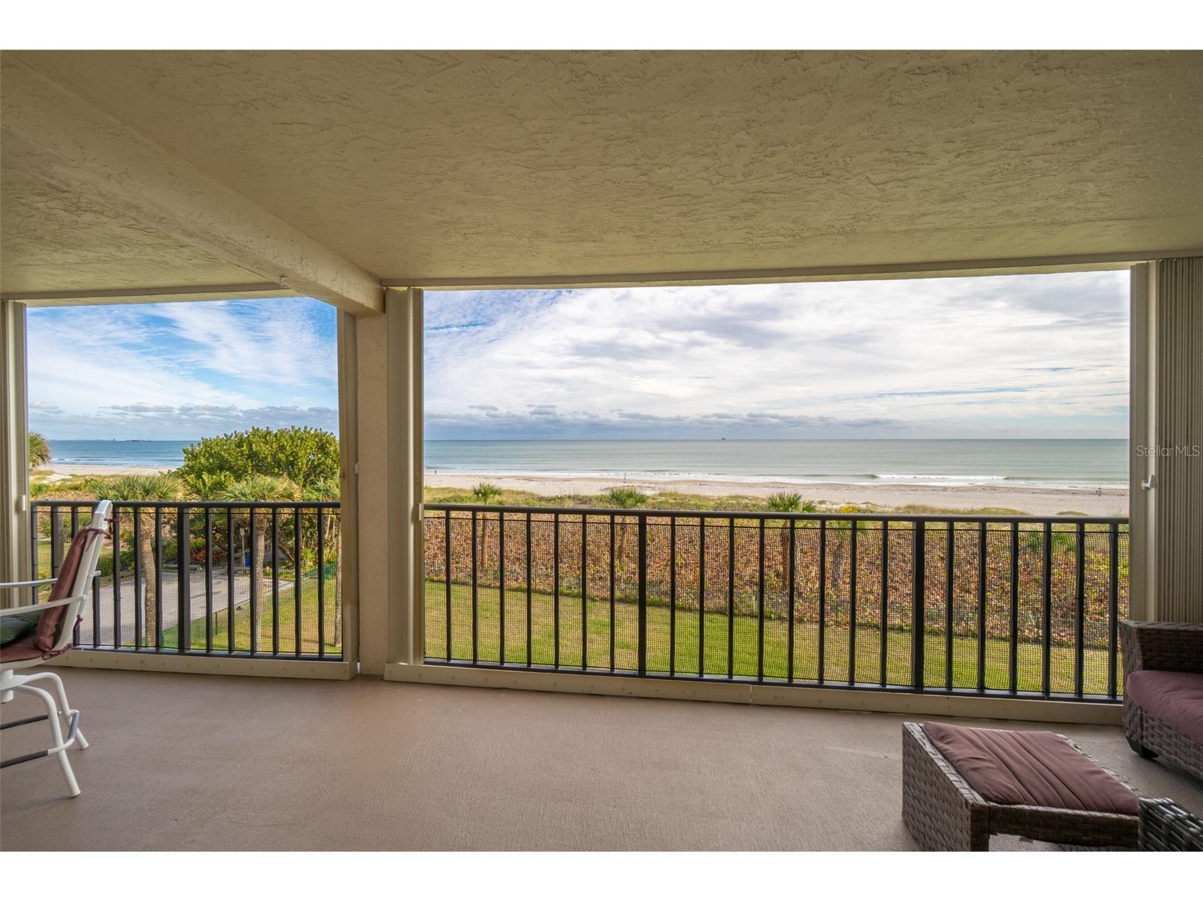 545 Garfield Avenue #402 Cocoa Beach FL 32931 - ATLANTIC OCEAN O6377441 image1