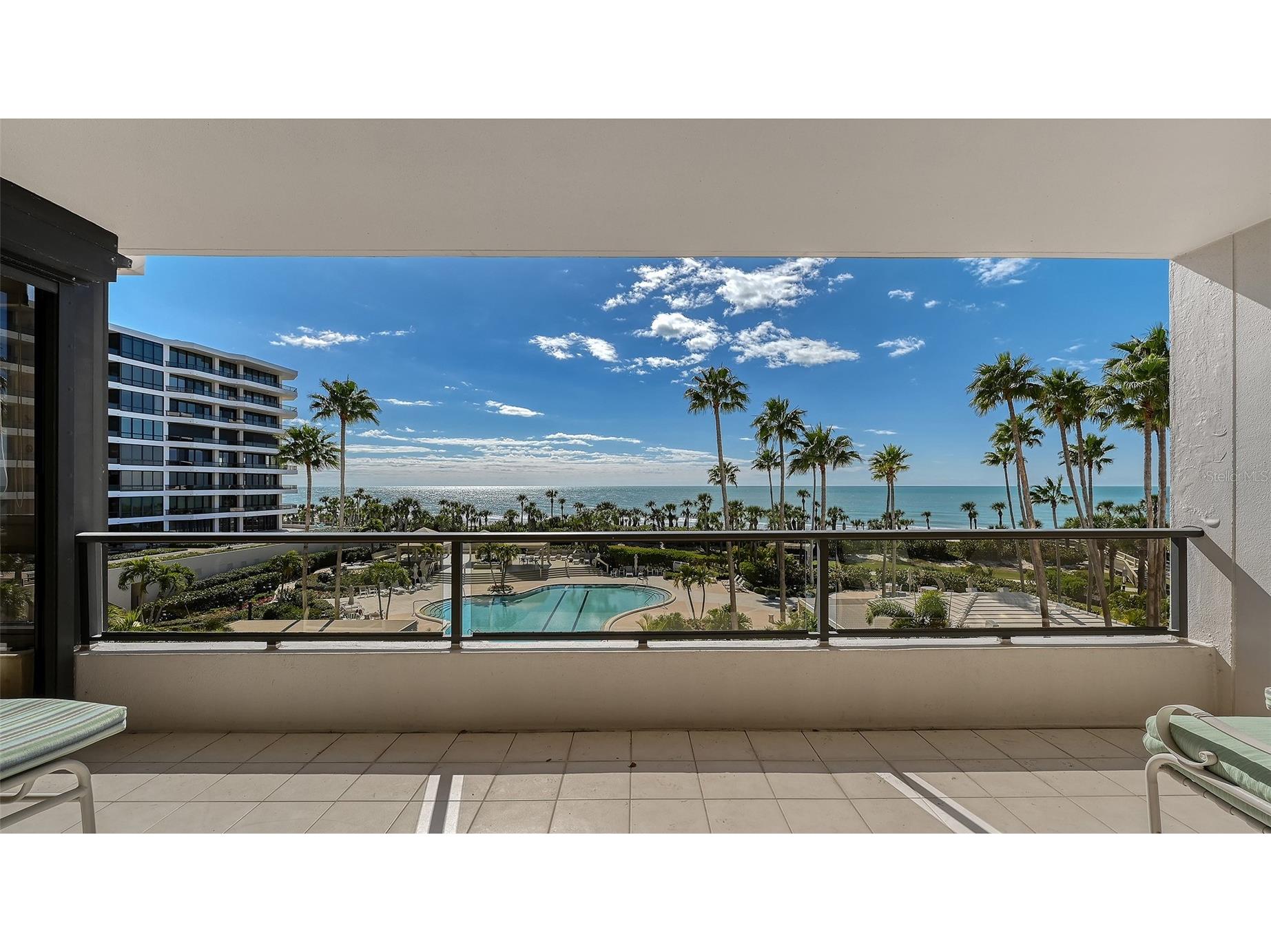 545 Sanctuary Drive #B305 Longboat Key FL 34228 - GULF OF MEXICO A4681142 image1