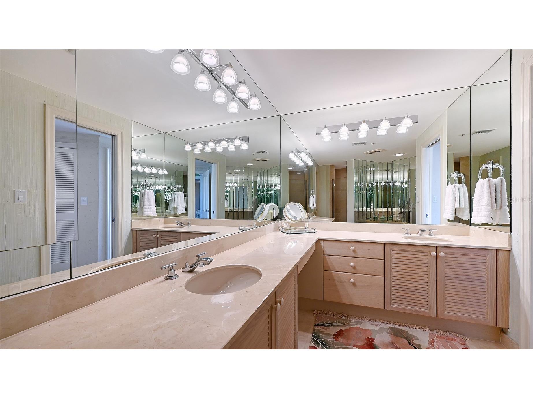 545 Sanctuary Drive #B305 Longboat Key FL 34228 - GULF OF MEXICO A4681142 image37