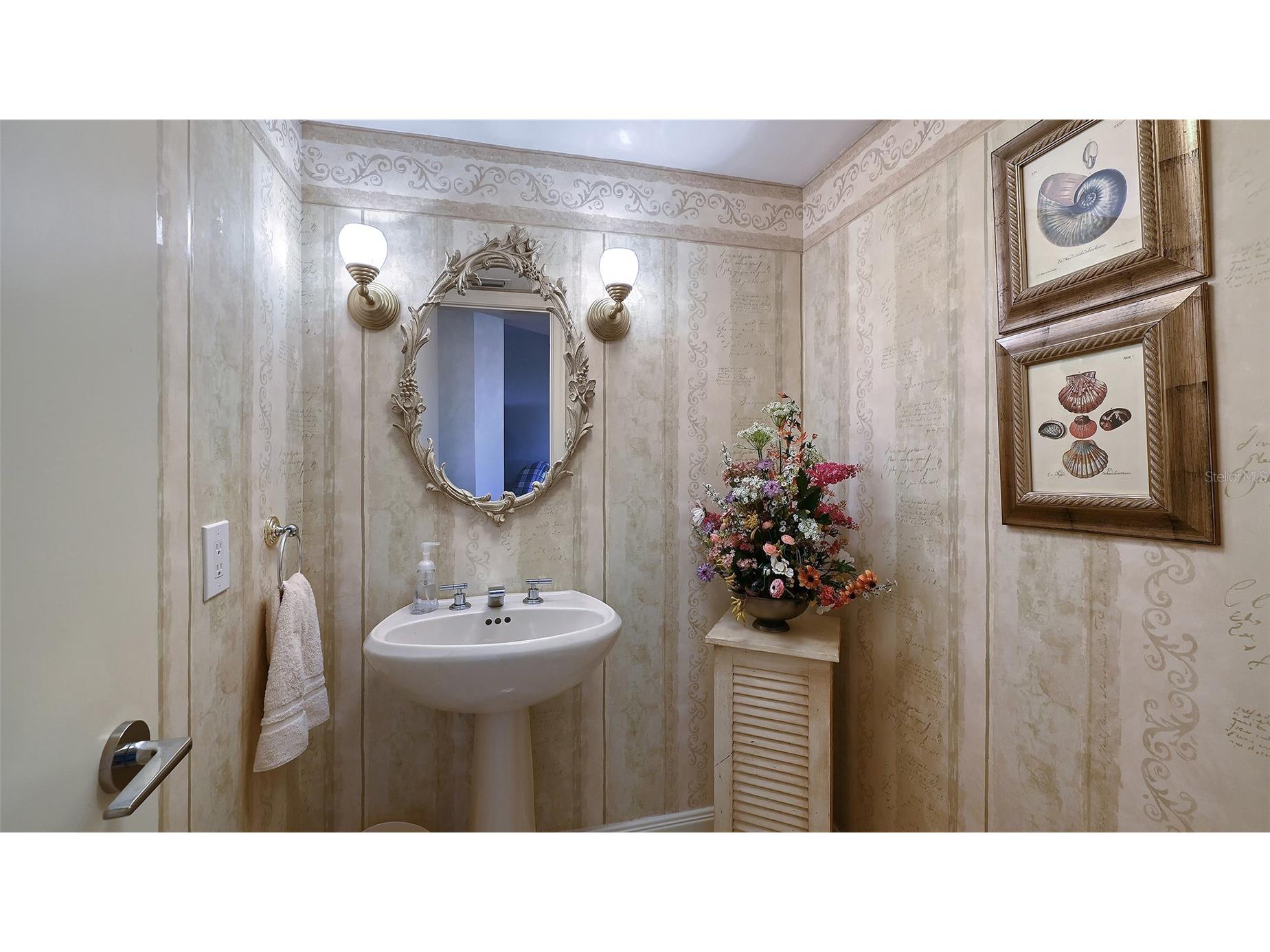 545 Sanctuary Drive #B305 Longboat Key FL 34228 - GULF OF MEXICO A4681142 image38