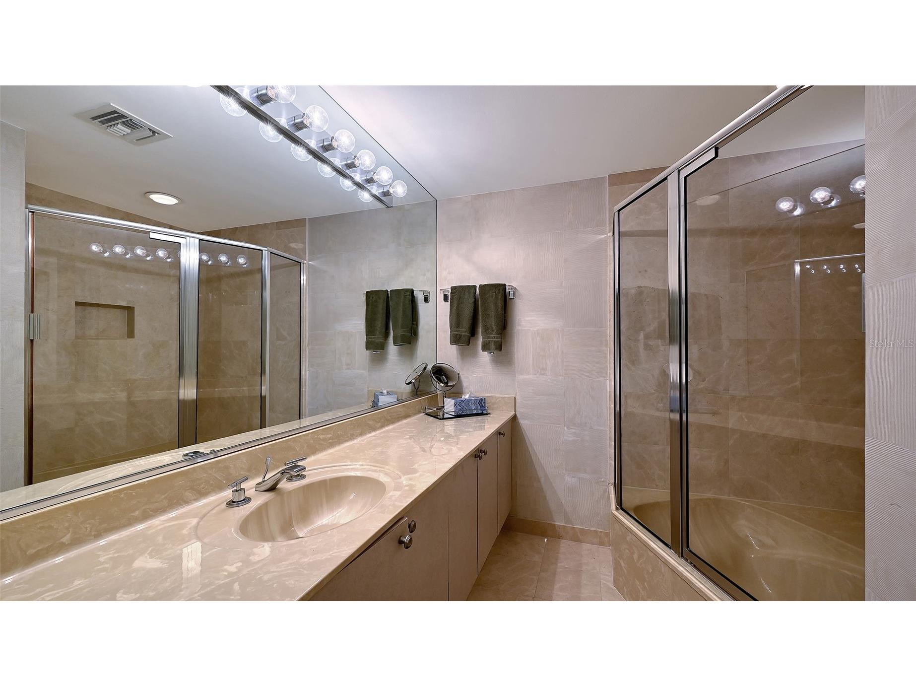 545 Sanctuary Drive #B305 Longboat Key FL 34228 - GULF OF MEXICO A4681142 image39