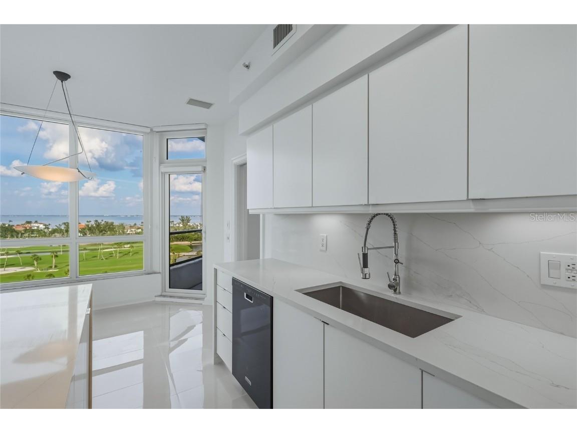545 Sanctuary Drive #B806 Longboat Key FL 34228 - THE GULF A4646987 image17