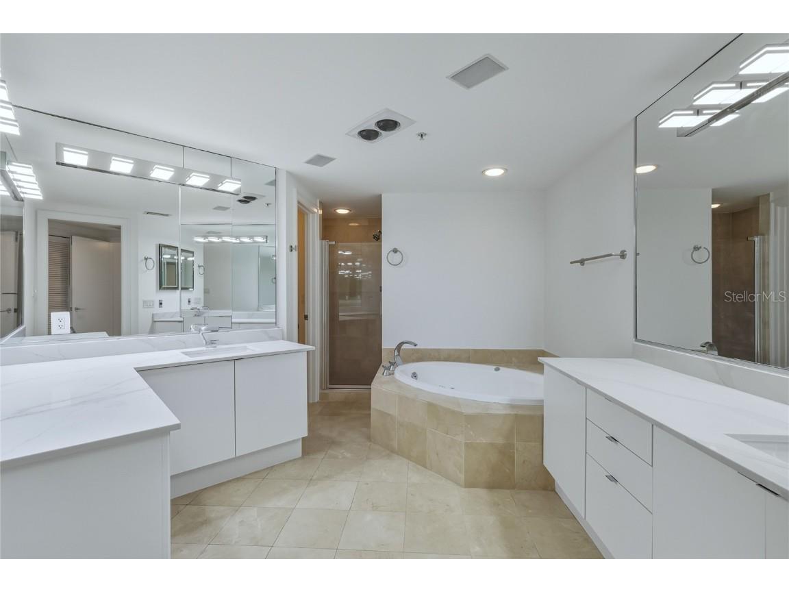 545 Sanctuary Drive #B806 Longboat Key FL 34228 - THE GULF A4646987 image24