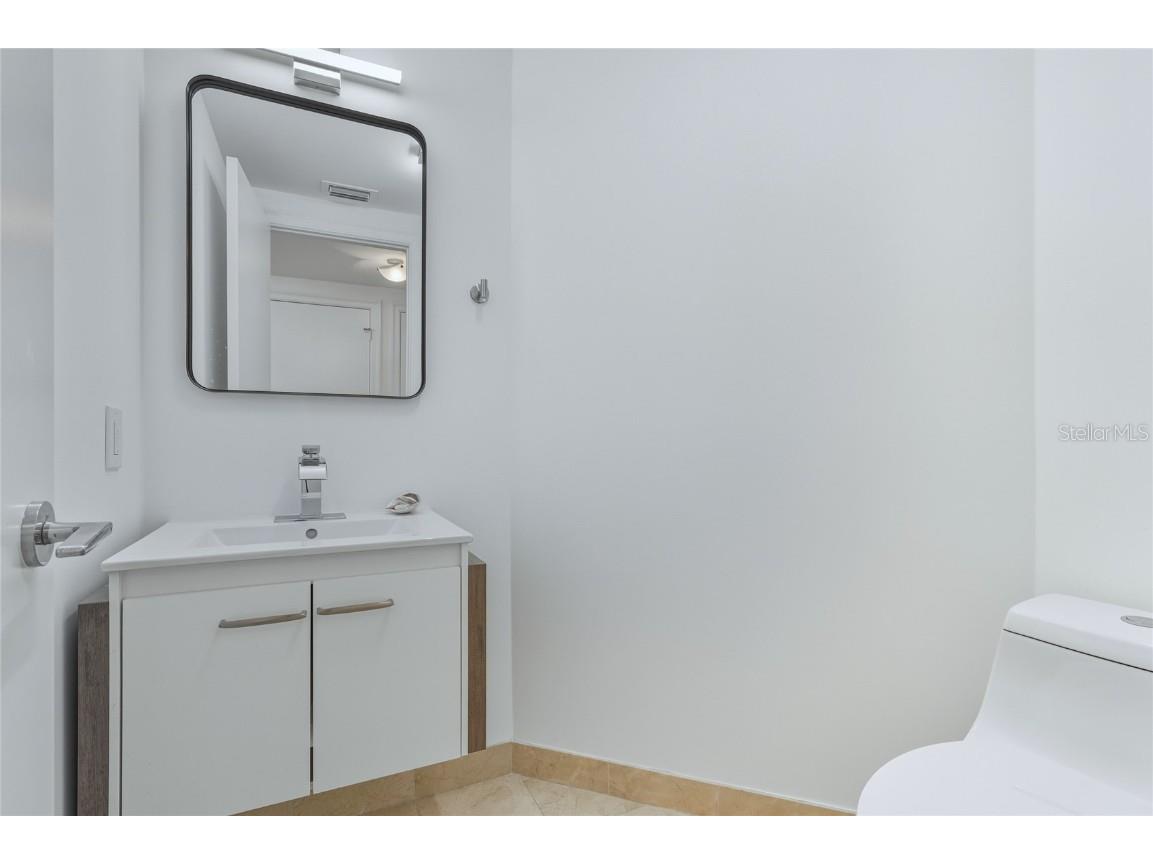 545 Sanctuary Drive #B806 Longboat Key FL 34228 - THE GULF A4646987 image27