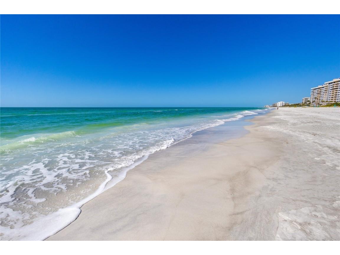 545 Sanctuary Drive #B806 Longboat Key FL 34228 - THE GULF A4646987 image54