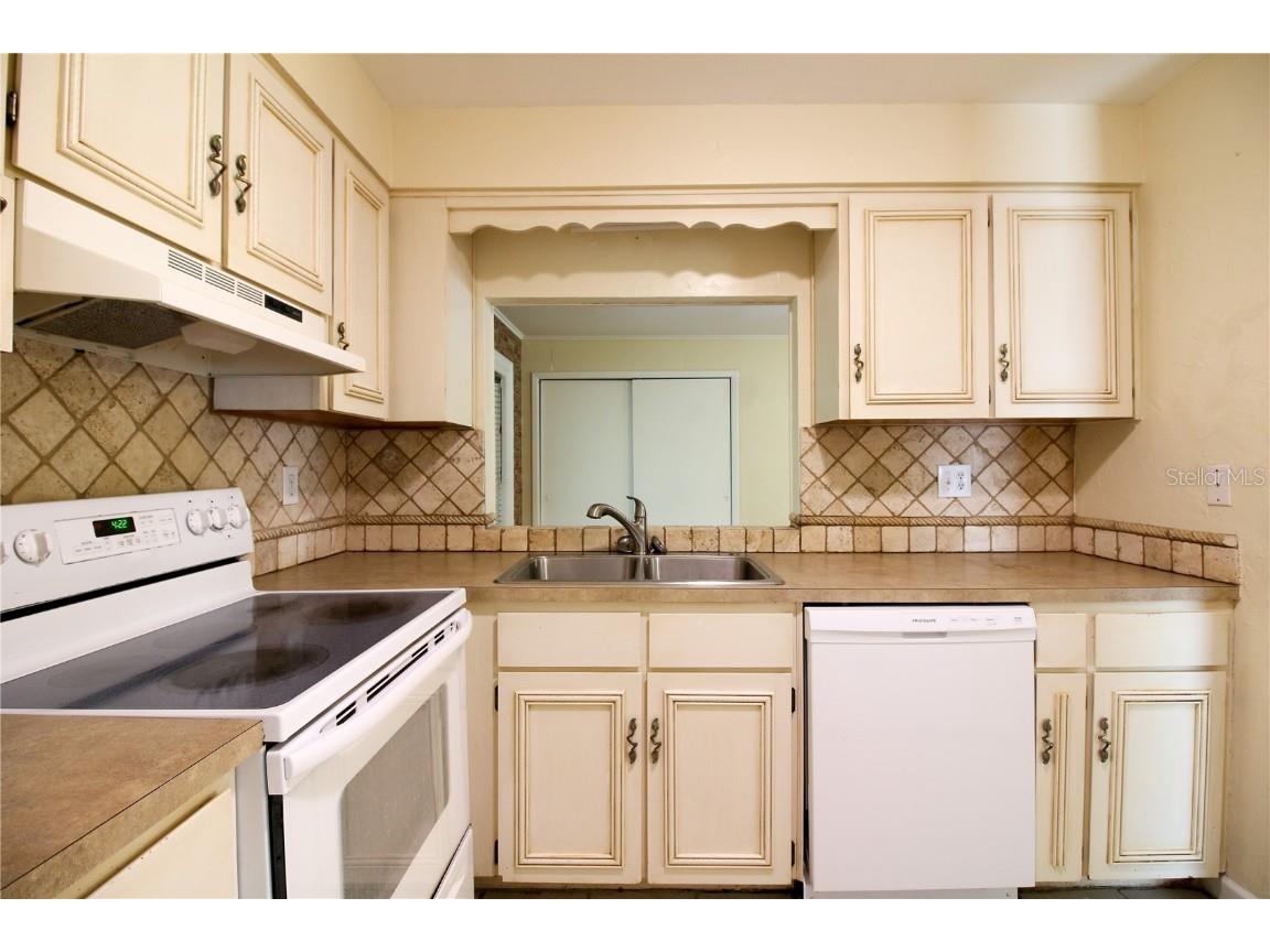 545 Young Place Lakeland FL 33803 L4954907 image11