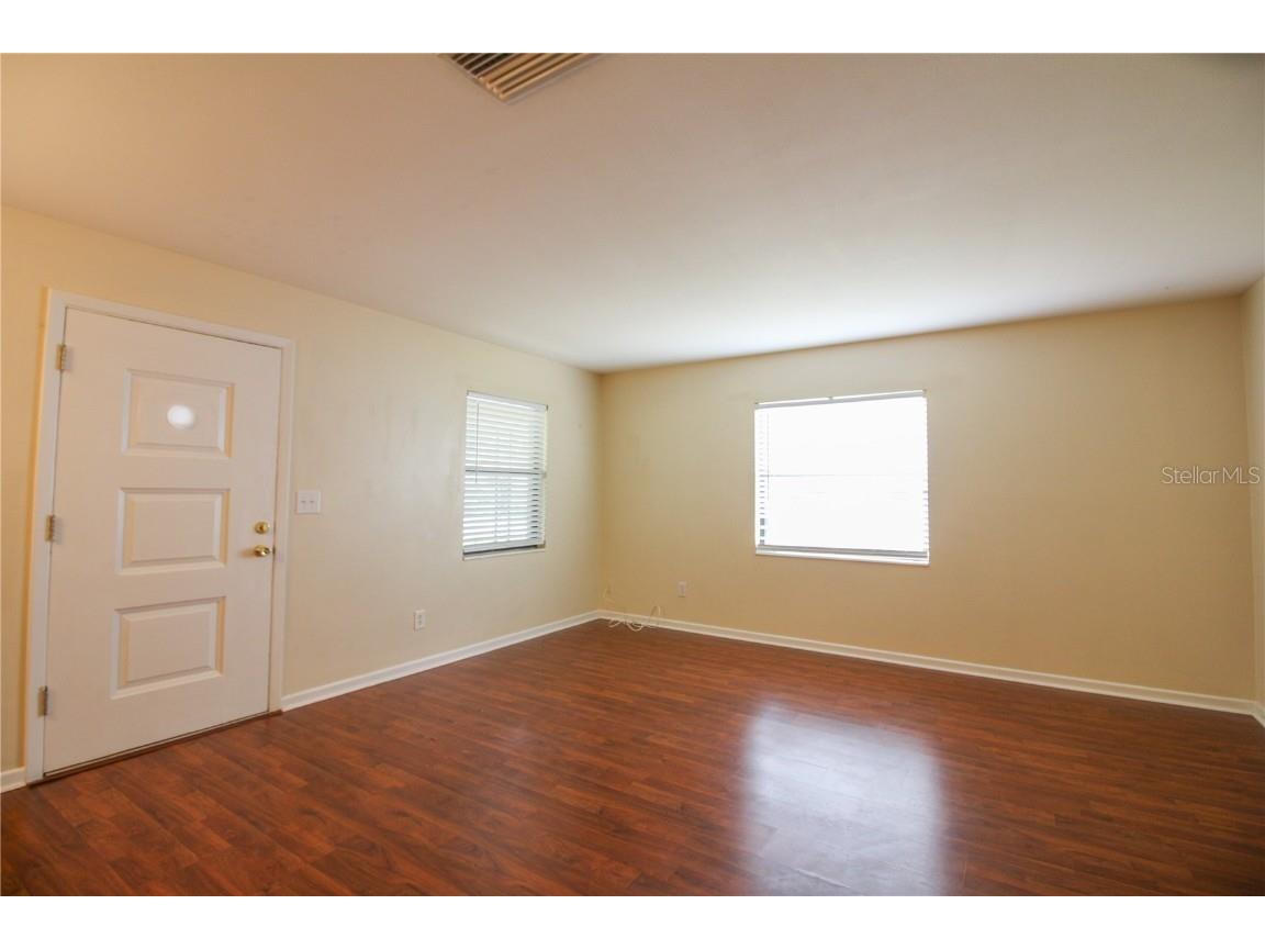 545 Young Place Lakeland FL 33803 L4954907 image4