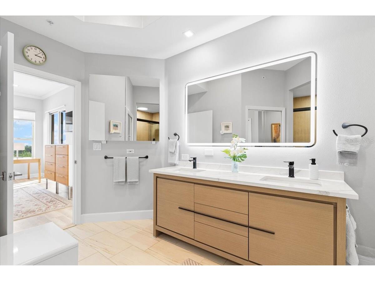 5450 Eagles Point Circle #404 Sarasota FL 34231 A4677803 image17