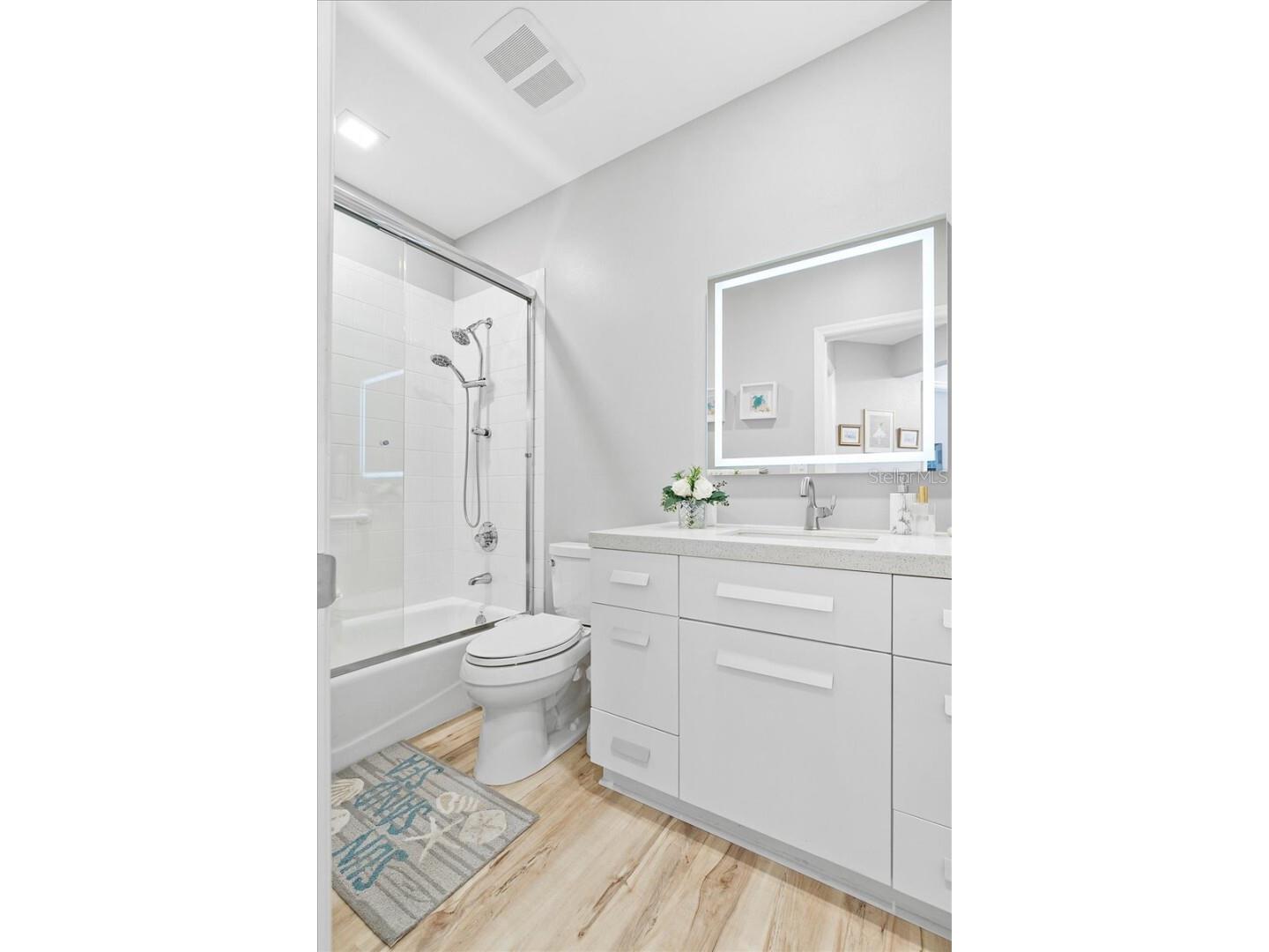 5450 Eagles Point Circle #404 Sarasota FL 34231 A4677803 image18