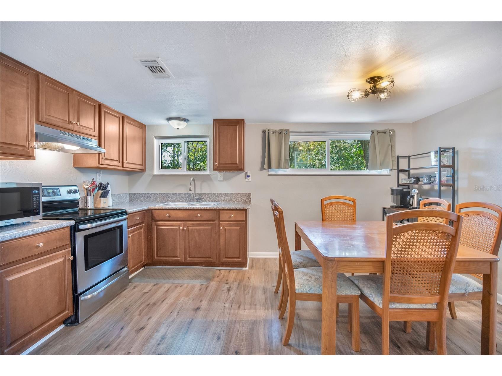 5450 Rose Avenue Orlando FL 32810 O6385474 image8