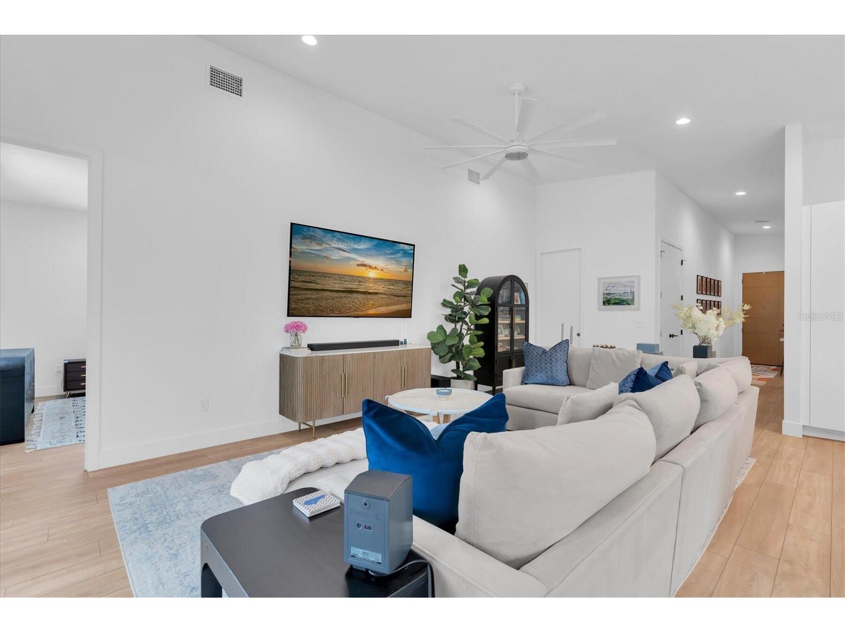 5451 2nd Avenue S Saint Petersburg FL 33707 O6411601 image10