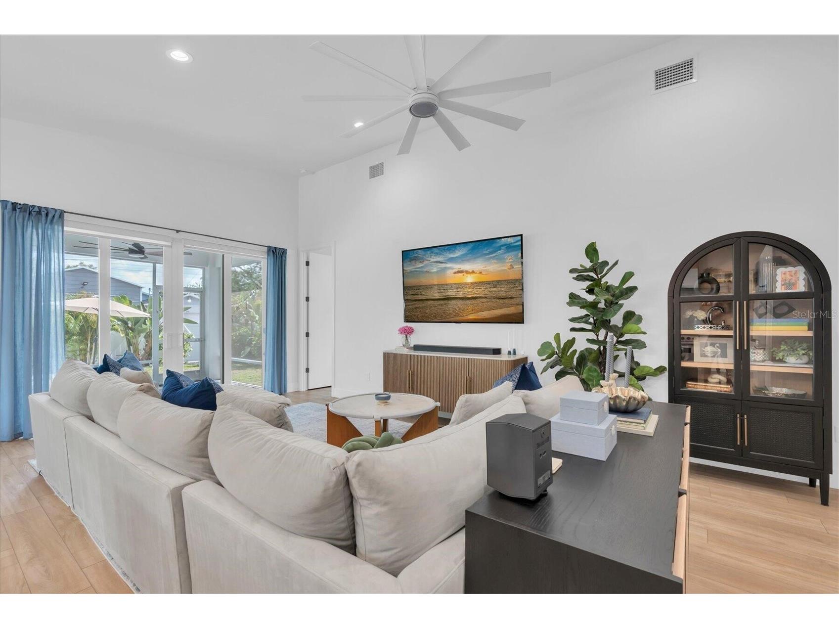 5451 2nd Avenue S Saint Petersburg FL 33707 O6411601 image13