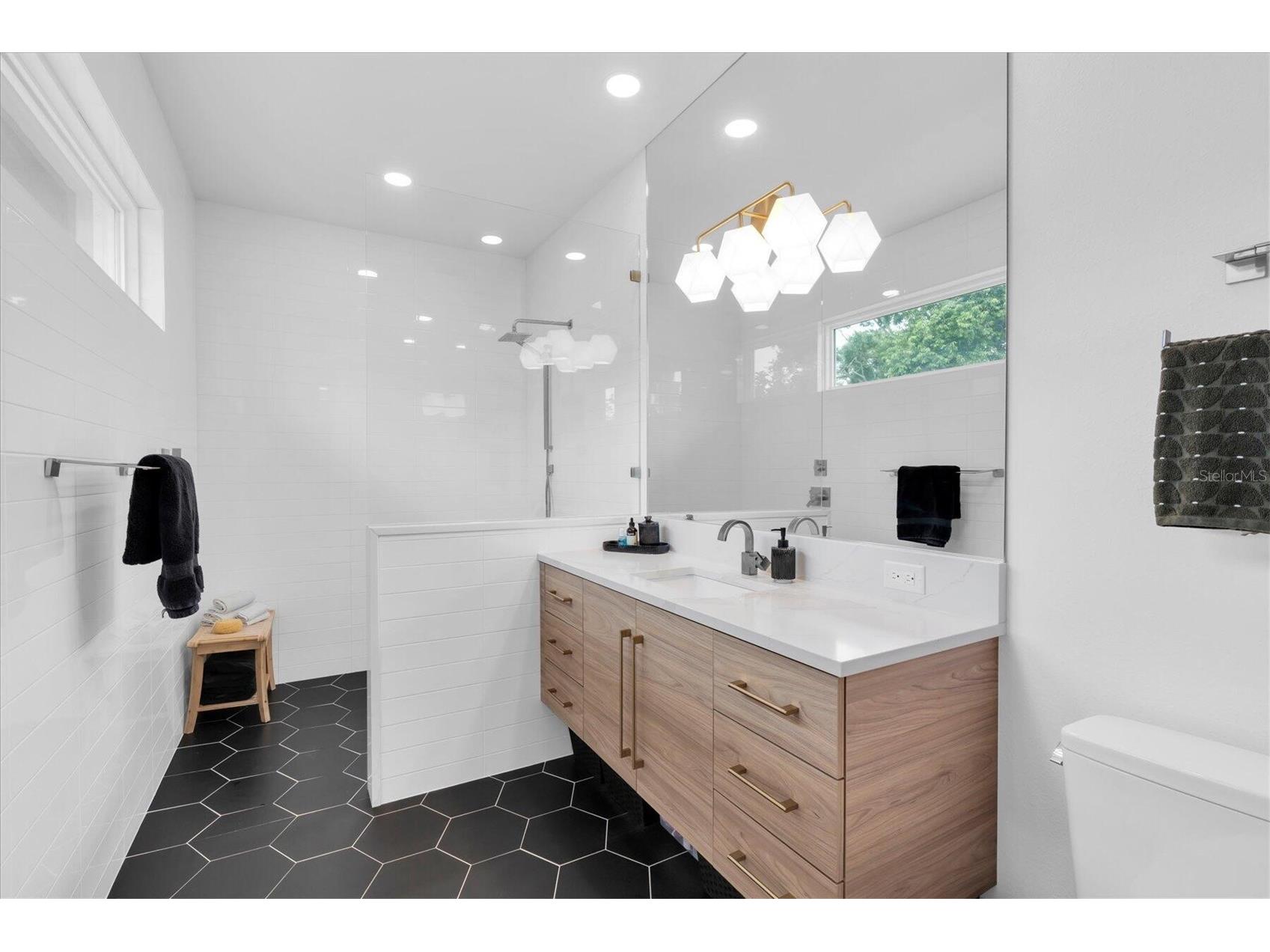 5451 2nd Avenue S Saint Petersburg FL 33707 O6411601 image22