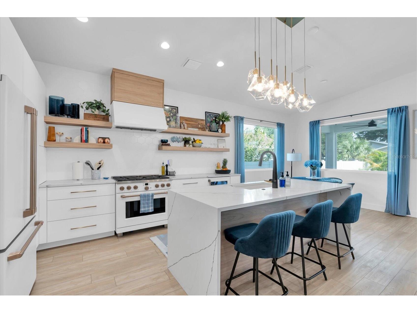 5451 2nd Avenue S Saint Petersburg FL 33707 O6411601 image3