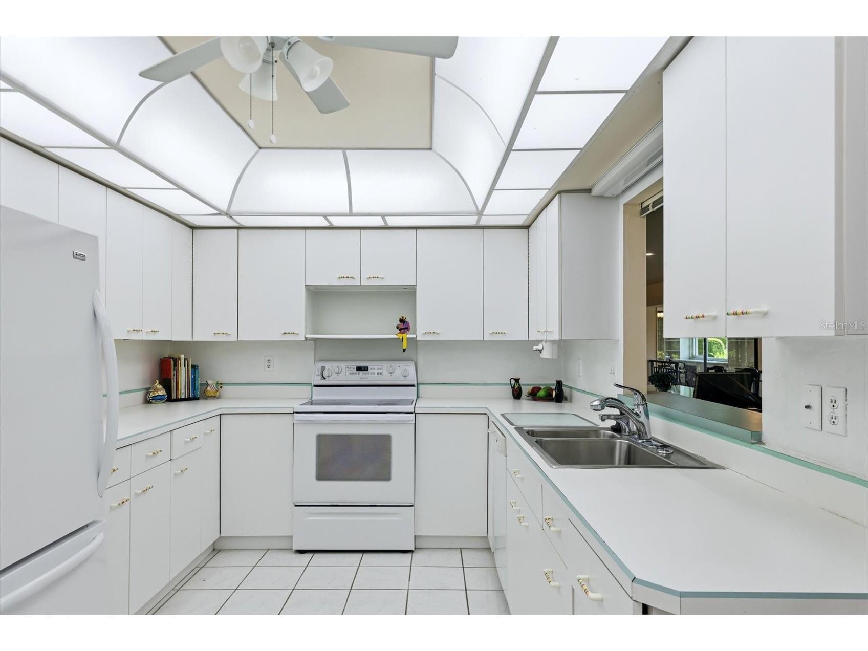 5451 Golf Pointe Drive #V-225 Sarasota FL 34243 A4698762 image16