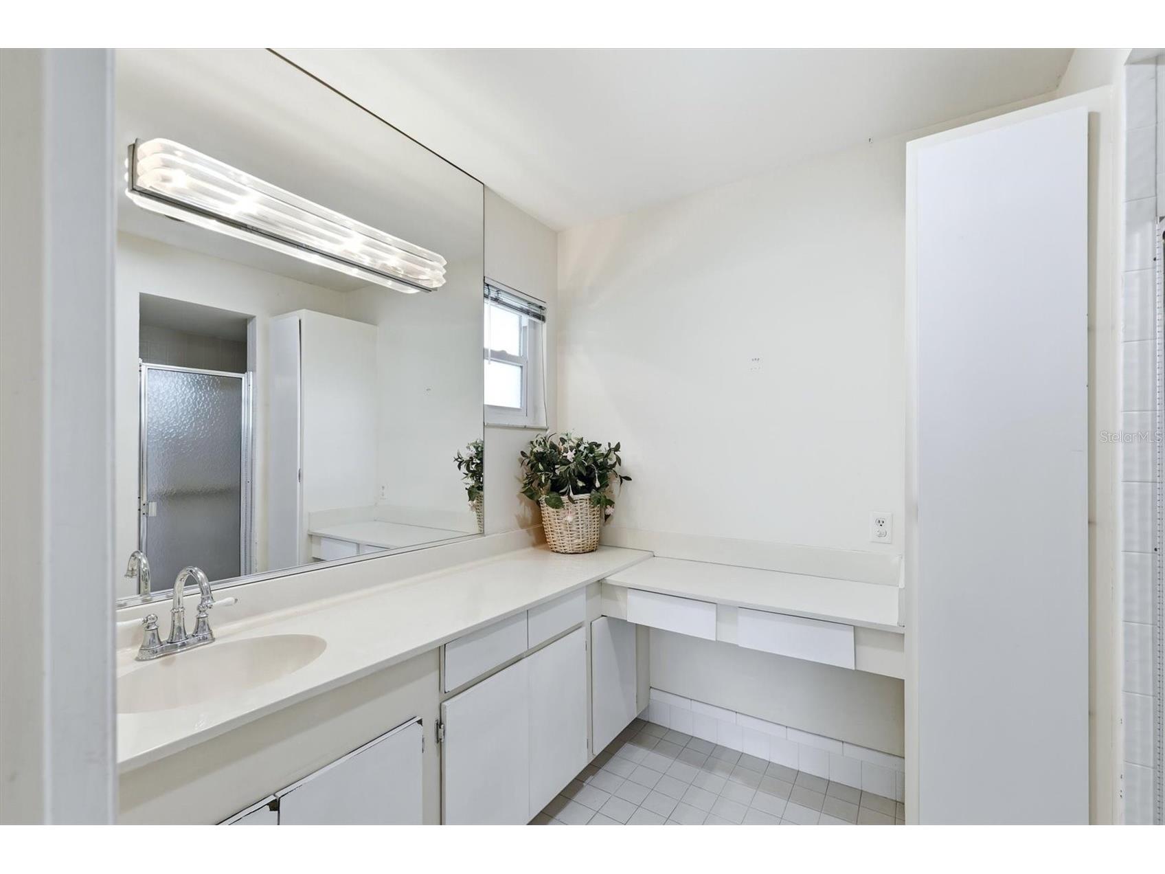 5451 Golf Pointe Drive #V-225 Sarasota FL 34243 A4698762 image20