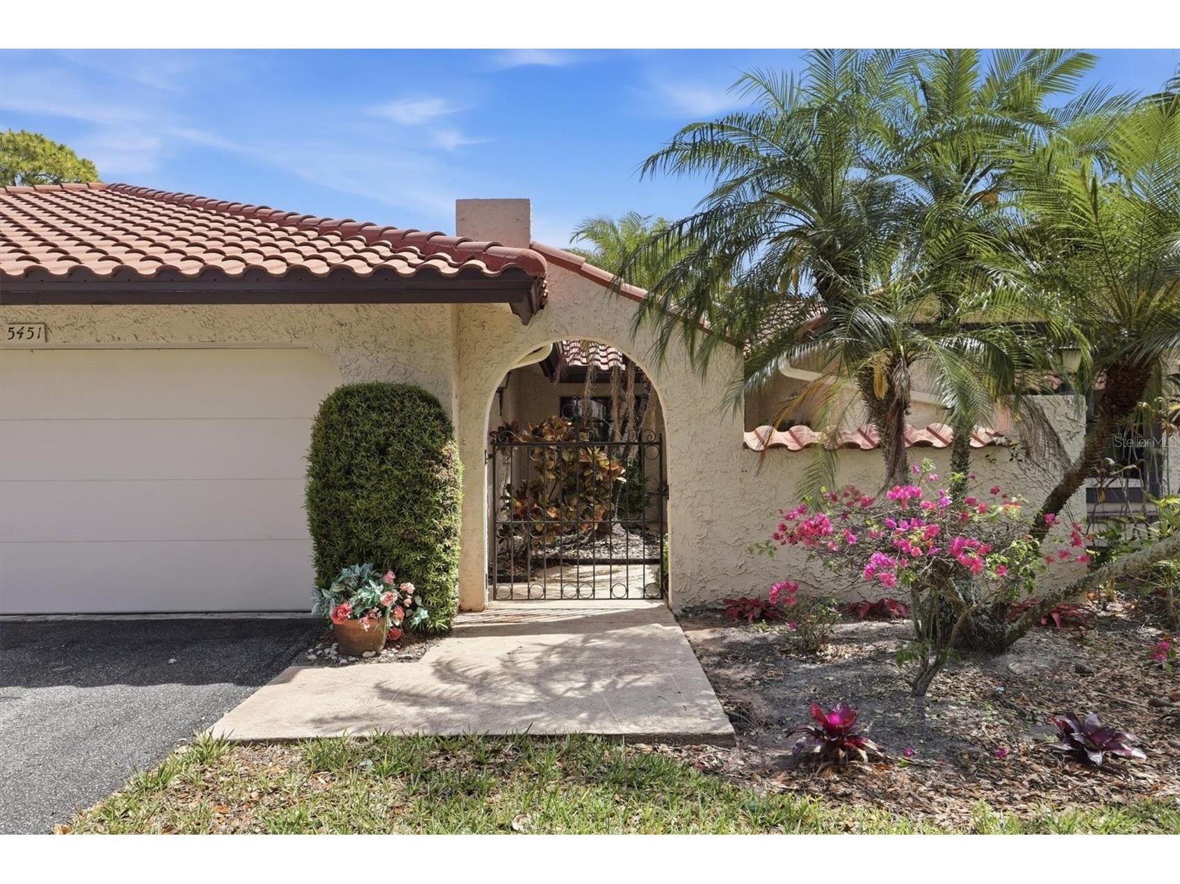 5451 Golf Pointe Drive #V-225 Sarasota FL 34243 A4698762 image6