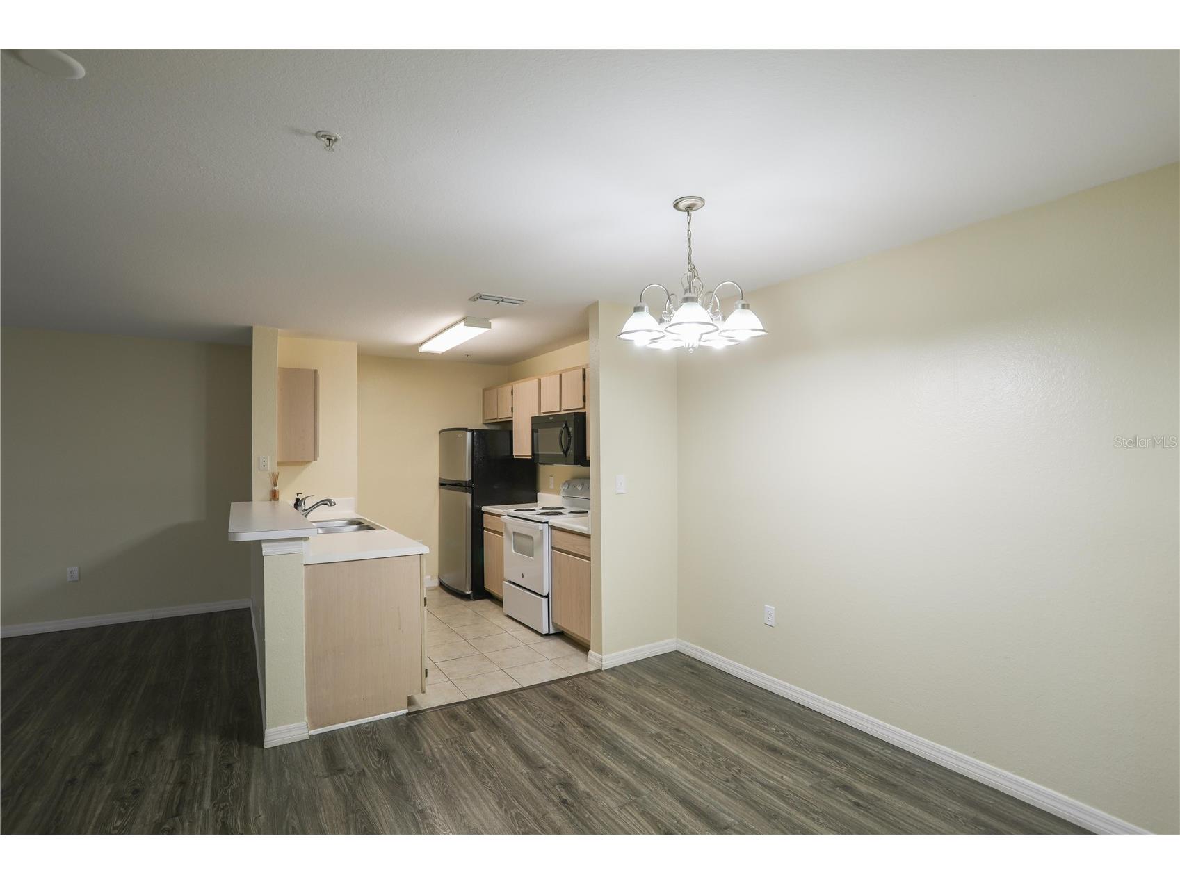 5451 Vineland Road #2111 Orlando FL 32811 O6412638 image3