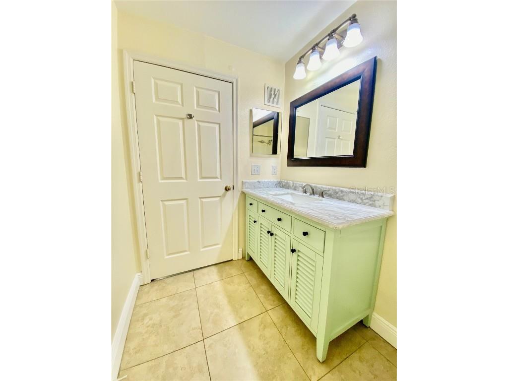 5451 Vineland Road #2309 Orlando FL 32811 O6360636 image25