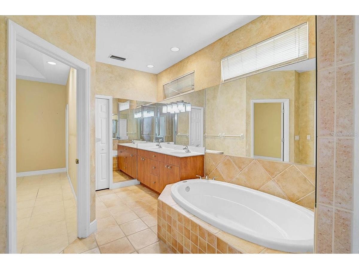 5453 Ashton Manor Drive Sarasota FL 34233 A4686593 image17