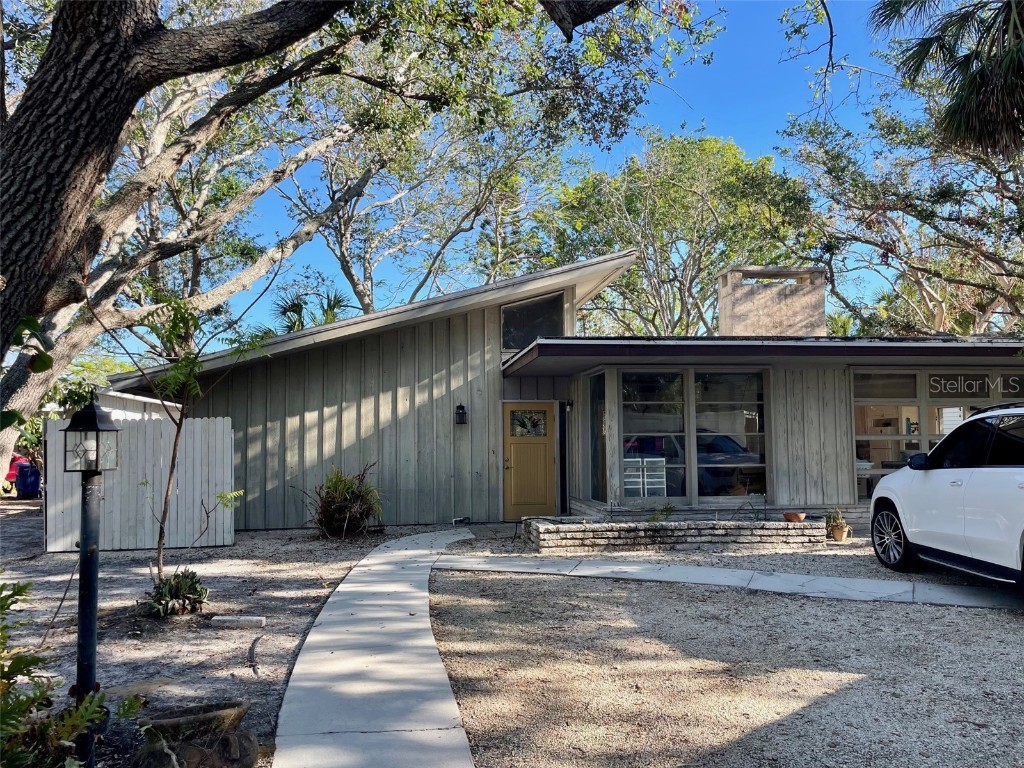 5453 Avenida Del Mare Sarasota FL 34242 A4630750 image1