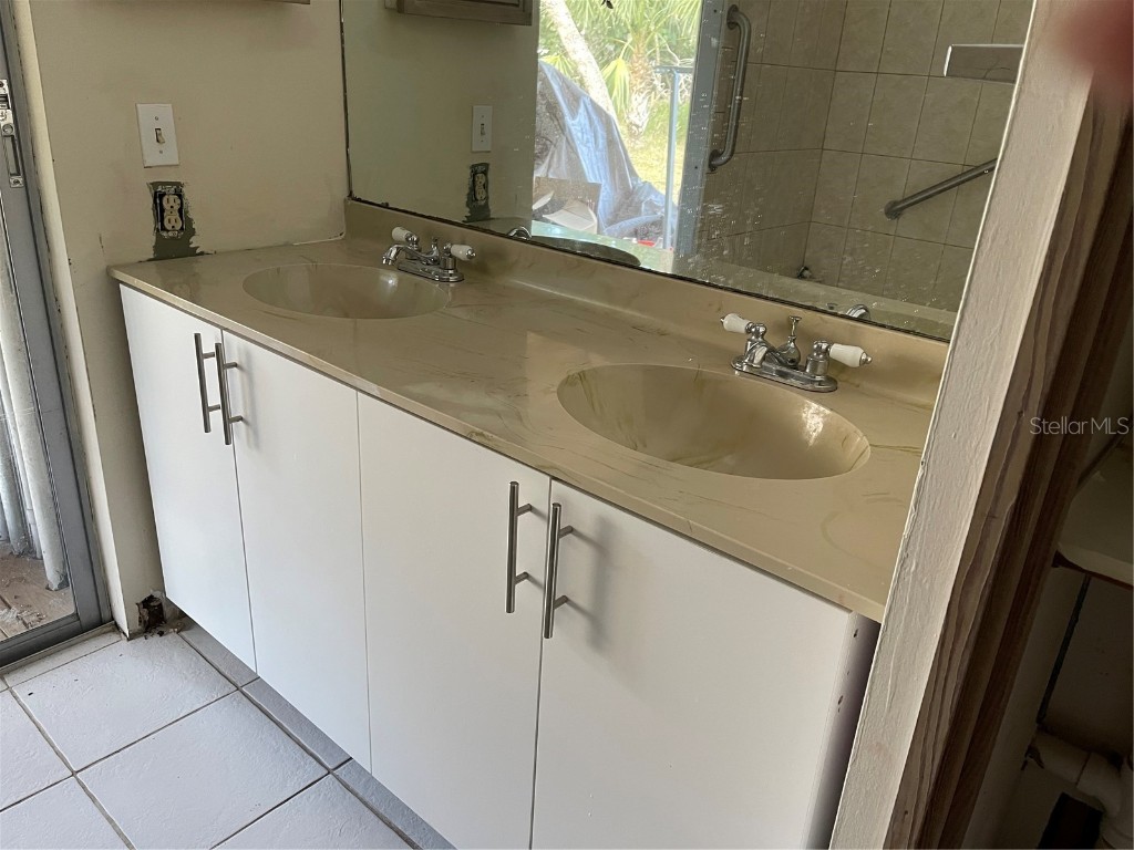 5453 Avenida Del Mare Sarasota FL 34242 A4669037 image8