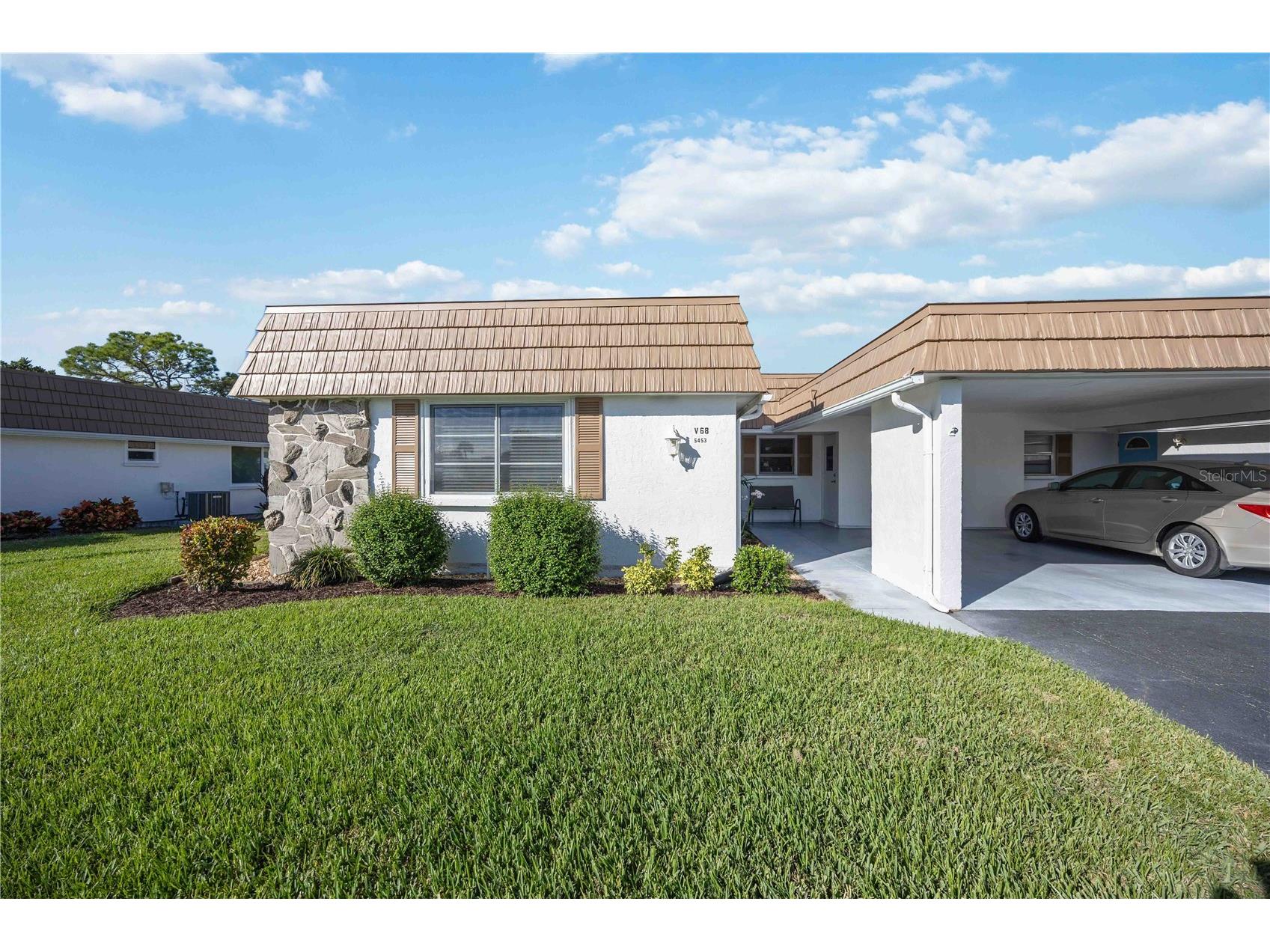5453 Riverbluff Circle #V68 Sarasota FL 34231 A4669920 image1