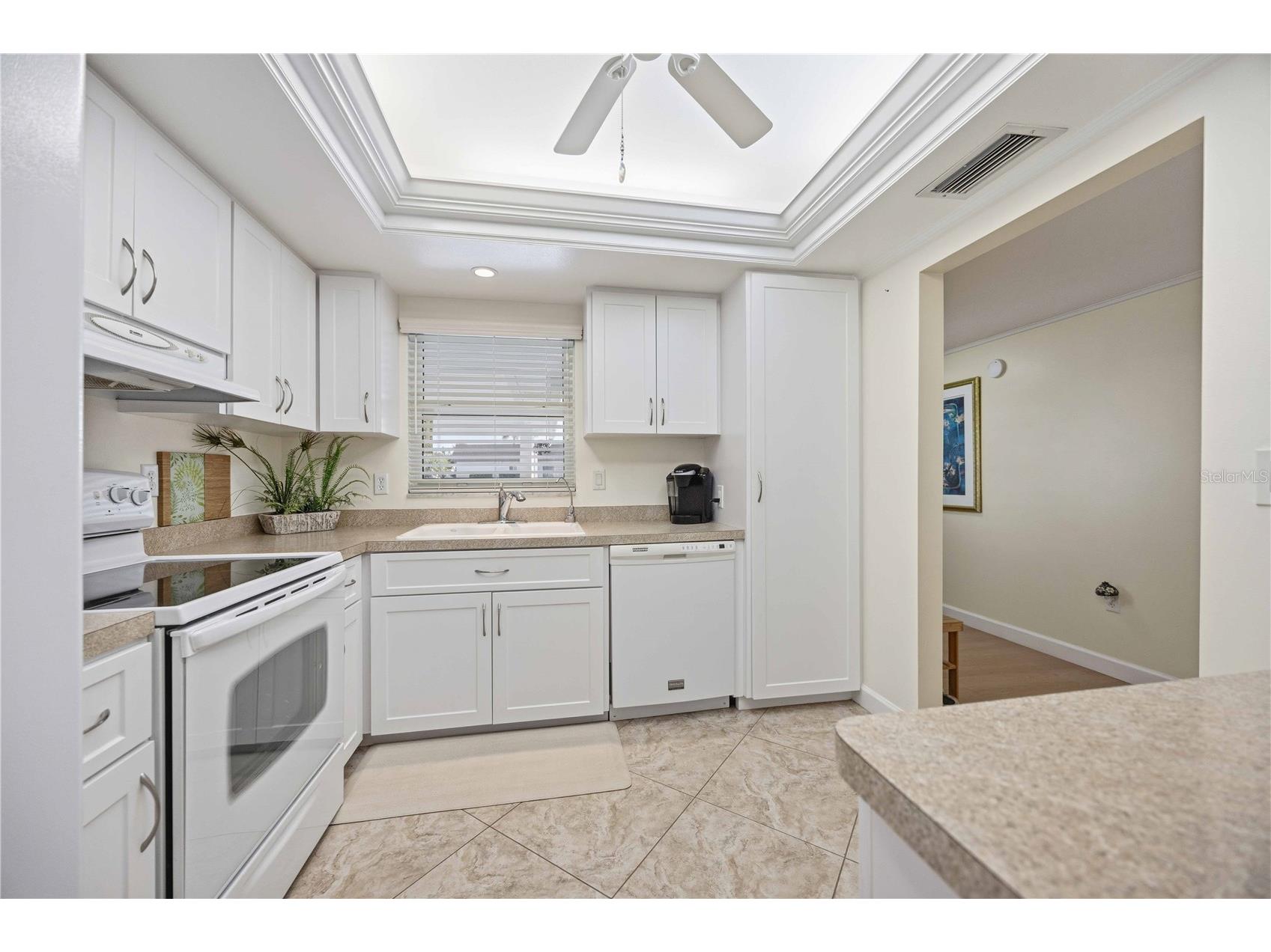 5453 Riverbluff Circle #V68 Sarasota FL 34231 A4669920 image3