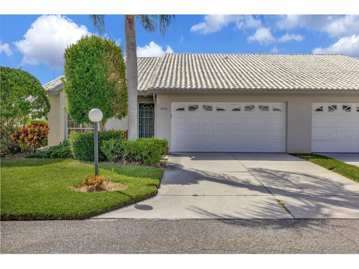 5456 Kelly Drive #10 Sarasota FL 34233 A4628059 image1