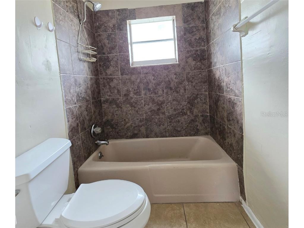 5458/5460 Tenth Avenue Fort Myers FL 33907 TB8433585 image17