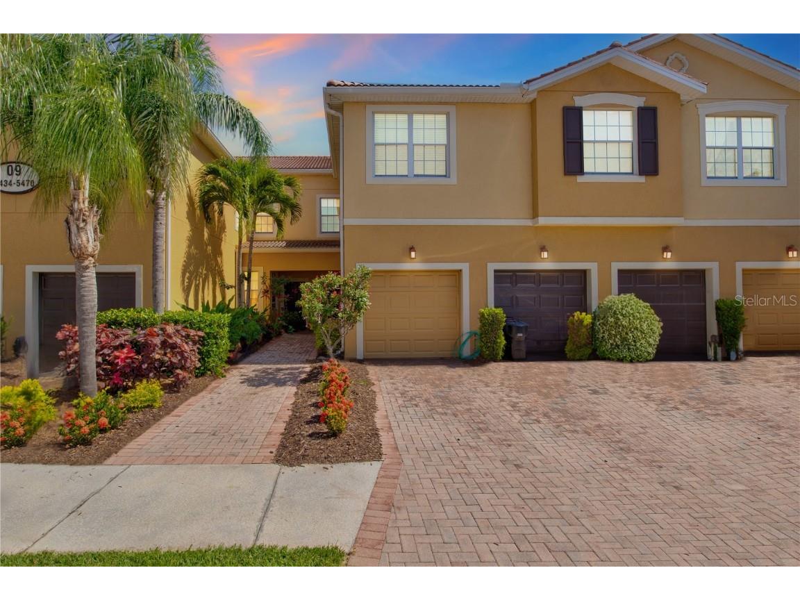 5458 Soapstone Place #9-105 Sarasota FL 34233 A4572024 image1