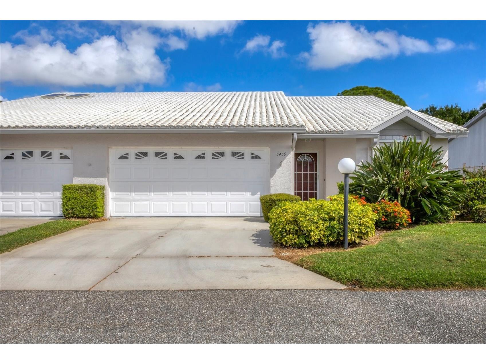 5459 Kelly Drive #24 Sarasota FL 34233 A4669978 image1