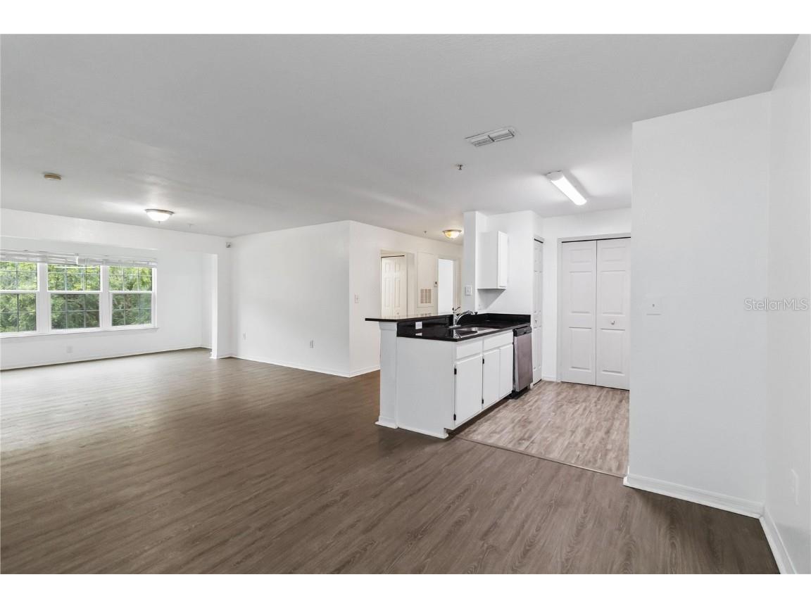 5459 Vineland Rd #4208 Orlando FL 32811 O6336380 image6