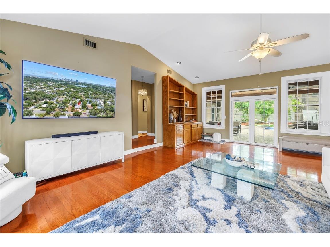 546 26th Avenue N Saint Petersburg FL 33704 TB8386165 image19