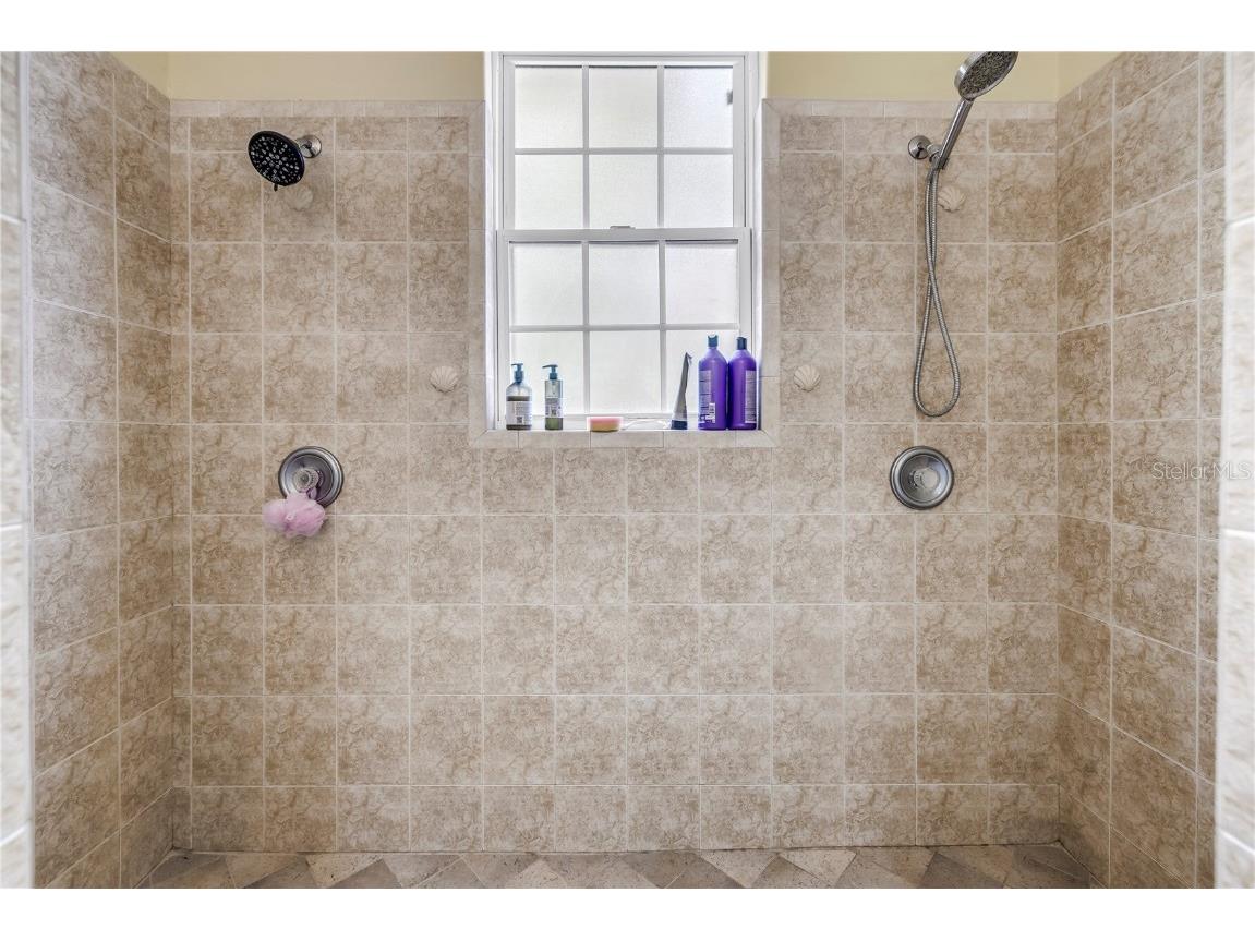 546 26th Avenue N Saint Petersburg FL 33704 TB8386165 image24