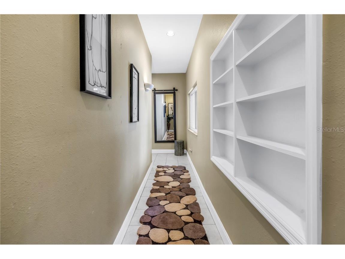 546 26th Avenue N Saint Petersburg FL 33704 TB8386165 image27