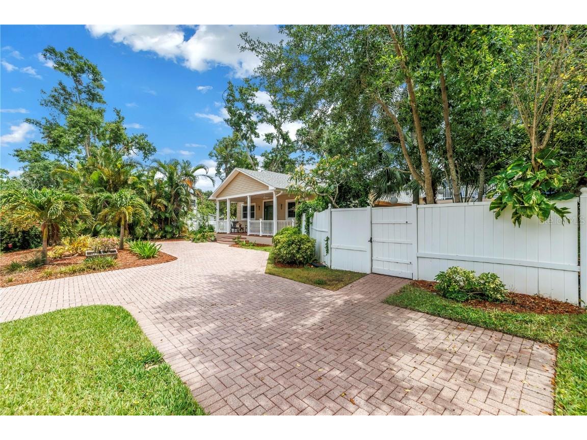 546 26th Avenue N Saint Petersburg FL 33704 TB8386165 image4