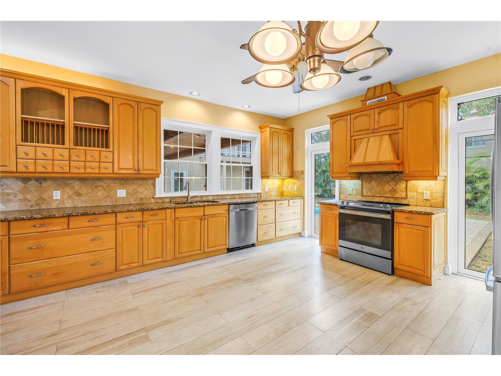 546 26th Avenue N Saint Petersburg FL 33704 TB8474555 image13