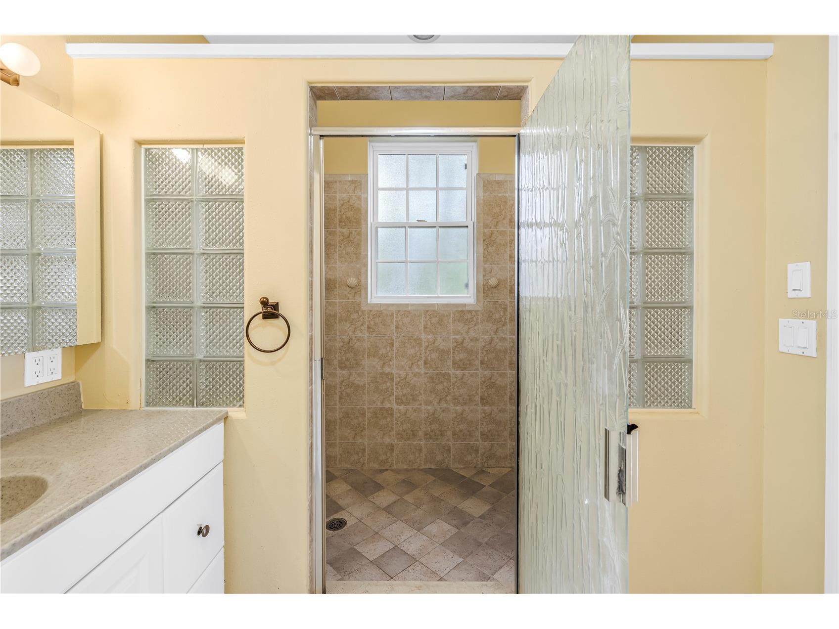 546 26th Avenue N Saint Petersburg FL 33704 TB8474555 image23