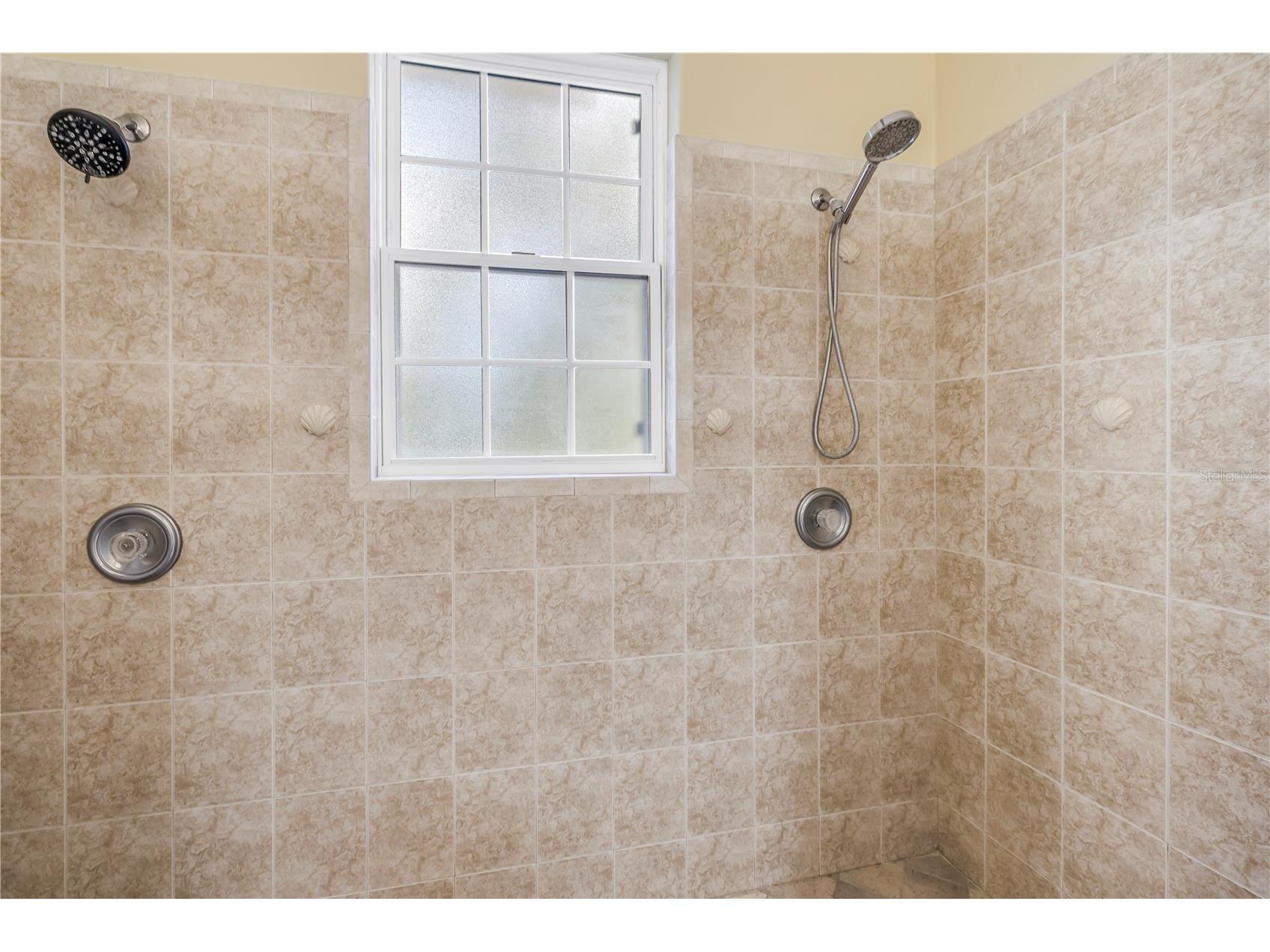 546 26th Avenue N Saint Petersburg FL 33704 TB8474555 image24