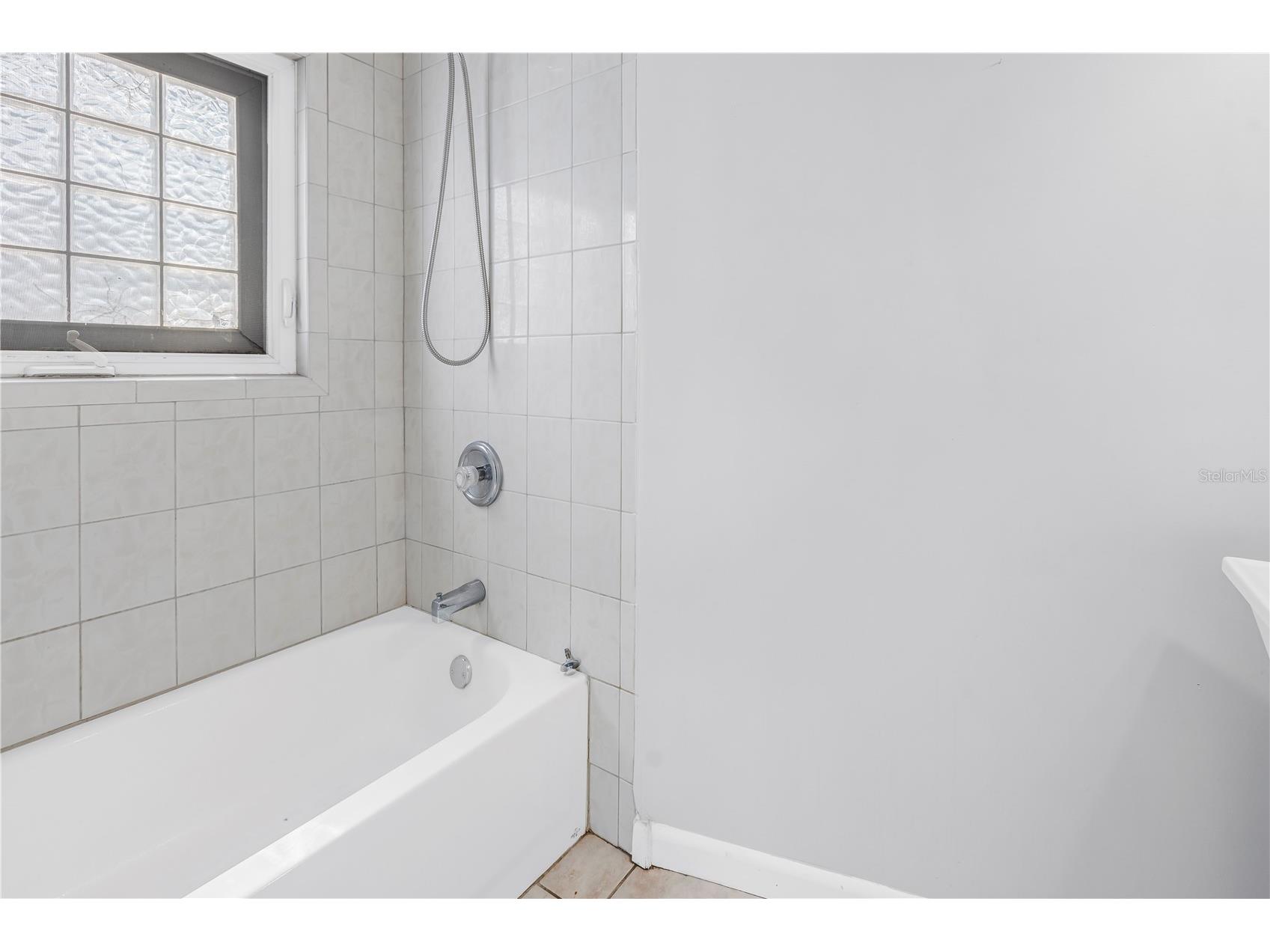 546 26th Avenue N Saint Petersburg FL 33704 TB8474555 image44