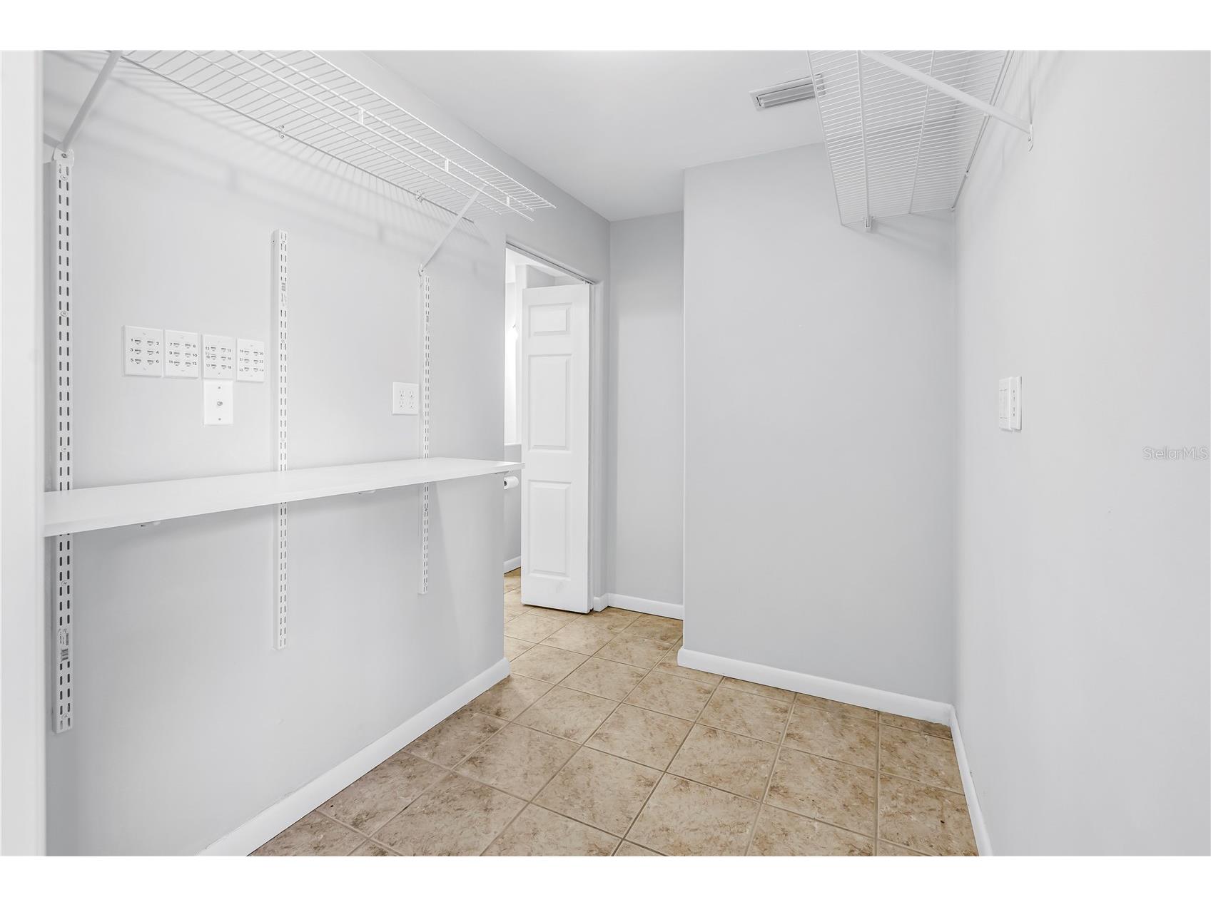 546 26th Avenue N Saint Petersburg FL 33704 TB8474555 image49