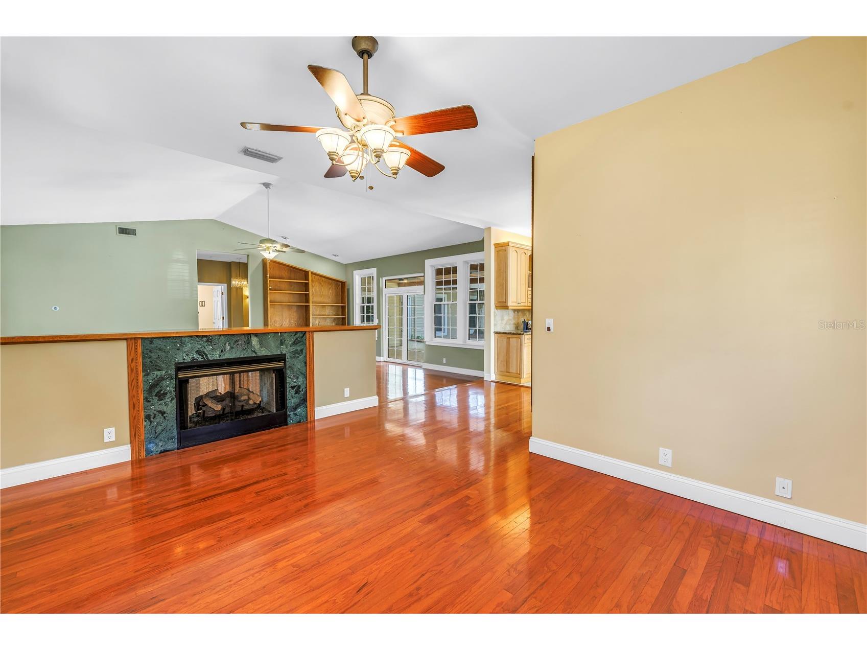 546 26th Avenue N Saint Petersburg FL 33704 TB8474555 image5