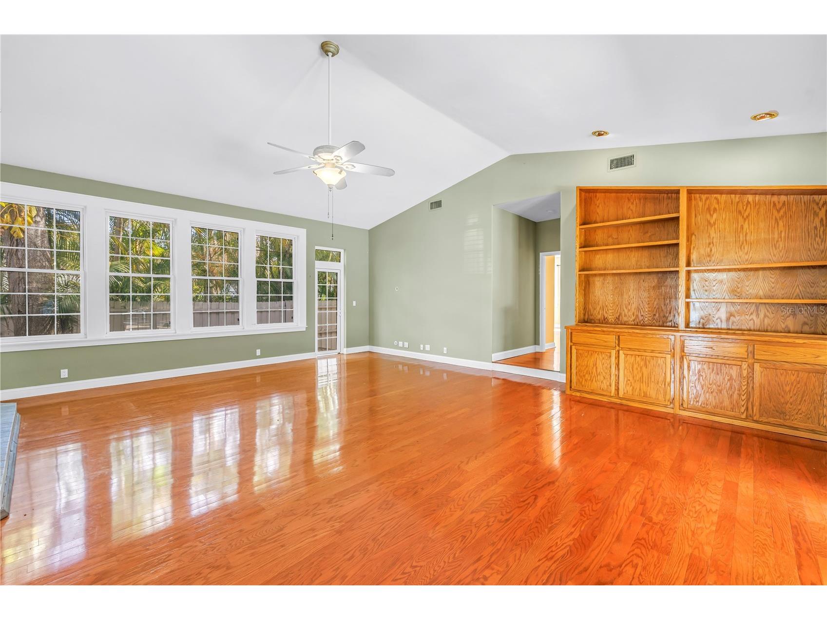 546 26th Avenue N Saint Petersburg FL 33704 TB8474555 image6